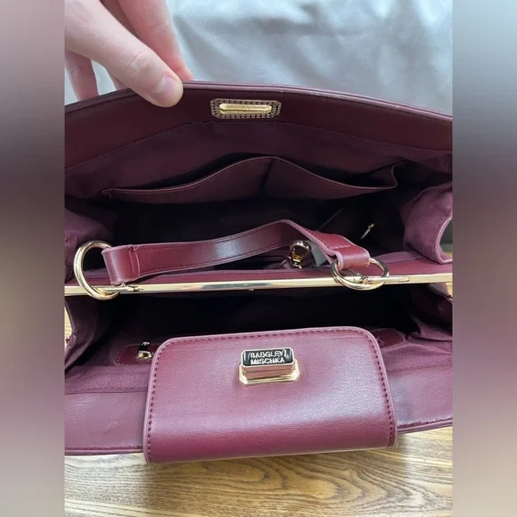Badgley Mischka Burgundy Large Quilted Shoulder Bag With Detachable Strap - Picture 7 of 8